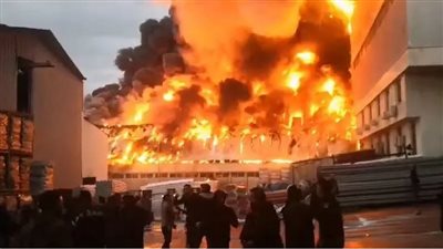 الوضع خرج عن السيطرة، حريق ضخم في مدينة الخليل بفلسطين شاهده سكان الأردن (فيديو)