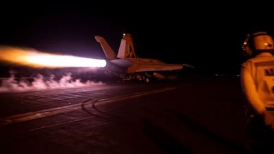 غارات أمريكية وبريطانية على مواقع للحوثيين في الحديدة