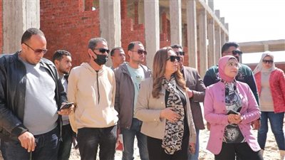 محافظ دمياط تتابع الأعمال الجارية بمشروع إنشاء سوق الجمعة الحضارى