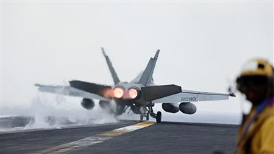 الجيش الأمريكي يعلن إسقاط 5 مسيرات حوثية في البحر الأحمر