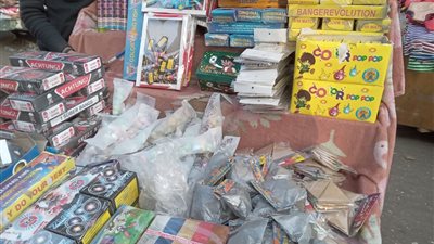 ضبط تاجرين بحوزتهما 750 ألف قطعة ألعاب نارية بالزاوية الحمراء والجمالية