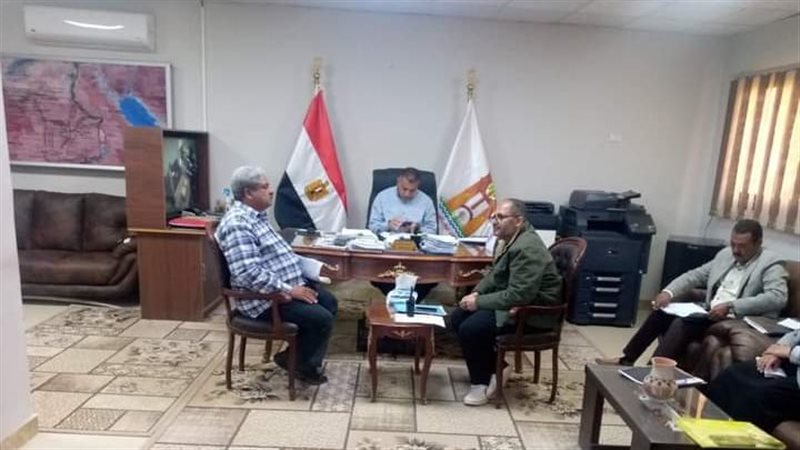 رئيس مركز الخارجة،