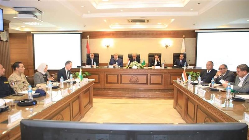اجتماع محافظ الجيزة