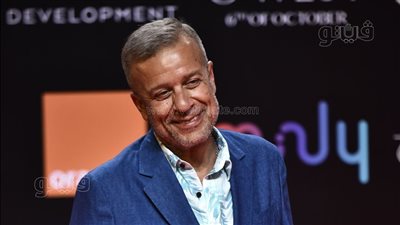 شريف منير يحرص على حضور فيلم ريش Feathers في رابع أيام مهرجان الجونة | صور