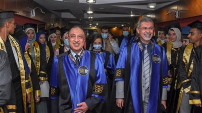 محافظ الإسكندرية يشهد حفل تخريج الدفعة الـ 79 بكلية الآداب