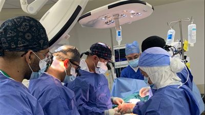 نجاح أول جراحة لزراعة الشريان التاجي بتقنية القلب النابض بمجمع الإسماعيلية الطبي