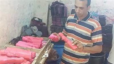 ضبط نصف طن من حلوى المولد فاسدة بالمنيا