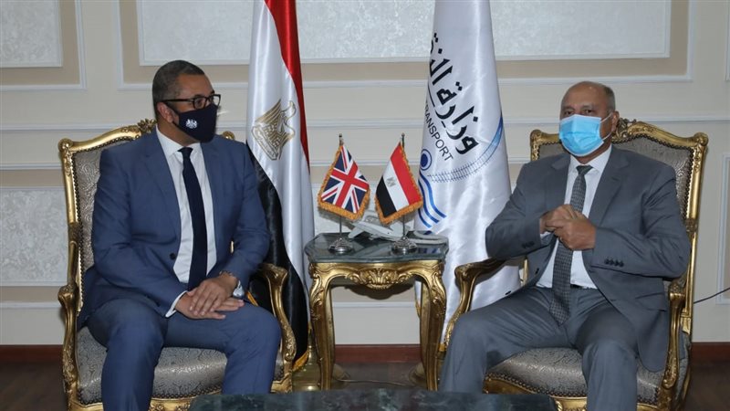 وزير النقل يستقبل