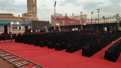 تجهيزات مكثفة قبل انطلاق مؤتمر الخطيب في الأهلي | صور