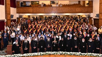 البابا تواضروس يشهد تخرج ثلاث دفعات من إكليريكية الإسكندرية