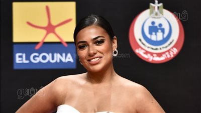 ثراء جبيل تتألق على ريد كاربت العرض الخاص للفيلم المصري “قمر 14” | صور