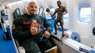 احتفالية كبرى لاستقبال بيج رامي في مطار القاهرة