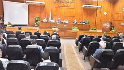 محافظ أسيوط يشدد على ضرورة الاستعداد للشتاء والتقلبات الجوية