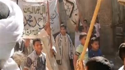 بالسيف والدبوس.. احتفالات المولد النبوي على الطريقة الرفاعية في قنا |فيديو 