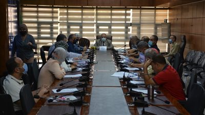 مناقشة مطالب مستثمري مجمع الصناعات الصغيرة بالعصافرة في الدقهلية 