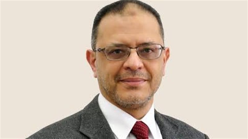  د. عمرو الطويل عميد