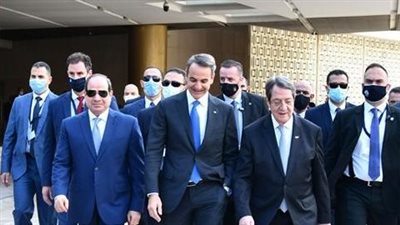 السيسي يصل إلى القاهرة عقب المشاركة في قمة أثينا بين مصر واليونان وقبرص