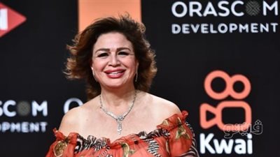 إلهام شاهين أول الحضور على ريد كاربت سادس أيام 