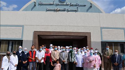 محافظ الإسماعيلية يحث الفرق الطبية على حسن معاملة المواطنين| صور