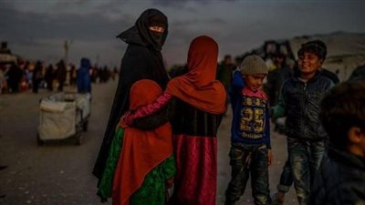 وفد بريطاني يتسلم 3 أطفال من عائلات داعش في سوريا