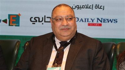 خبير: شروط القيد الصعبة والضرائب وراء إقلاع القطاع الخاص عن التداول بالبورصة