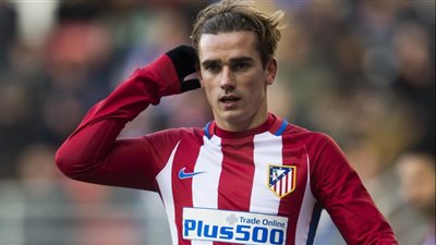 بعد تدخله العنيف ضد فيرمينيو.. مضاعفة عقوبة جريزمان في دوري الأبطال