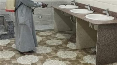  أوقاف دمياط تشن حملة مكبرة لتطهير دورات المياه بالمساجد