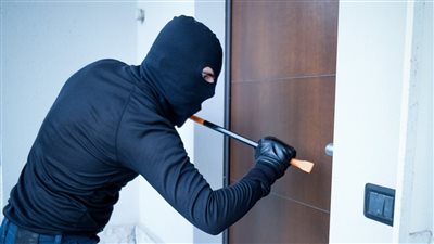 تفسير رؤية الحرامي في المنام.. وعلاقته بالوقوع في المصائب وكثرة الأعداء 