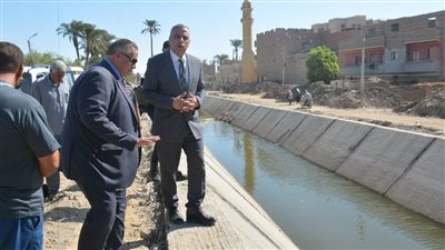 محافظ سوهاج يتفقد أعمال المشروع القومي لتبطين الترع بـ ساقلتة