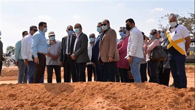 محافظ الإسماعيلية يتفقد أعمال رصف طريق ترعة السويس بتكلفة ٥٠ مليون جنيه