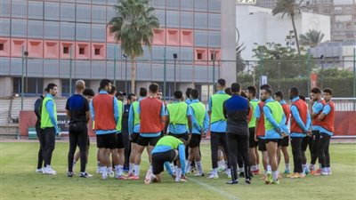مران الأهلي| محاضرة فيديو.. و٤٥ دقيقة في «الجيم» قبل انطلاق التدريبات