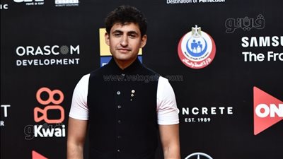 أمير المصري يصل إلى الريد كاربت سابع أيام مهرجان الجونة السينمائي | صور