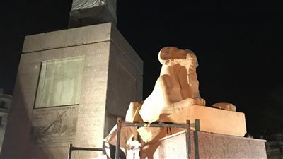 القبض على شخص حاول تحطيم الكباش في ميدان التحرير