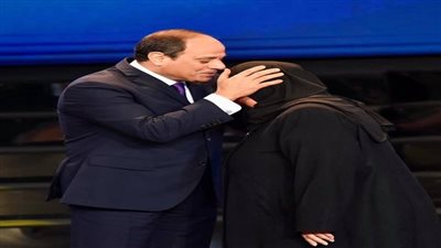 مصر لن تنساهم أبدًا.. مشاهد من وفاء الرئيس السيسي لأبناء مصر المخلصين.. والشهداء في المقدمة