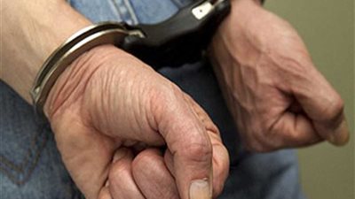 ضبط شخصين بحوزتهما سلاح ناري وكمية من المواد المخدرة بالمرج