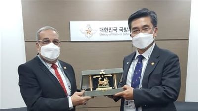 وزير الإنتاج الحربي يعود إلى أرض الوطن بعد زيارته لمعرض ADEX 2021 بكوريا الجنوبية