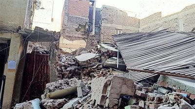 إنقاذ فتاة من أسفل انقاض منزل منهار ونقلها للمستشفى بأسيوط