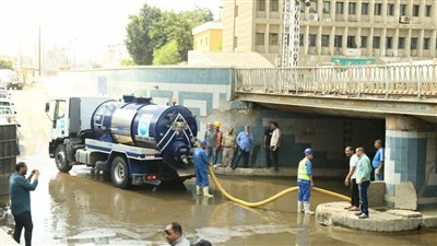 20 صورة ترصد محاكاة مواجهة تراكم مياه الأمطار والسيول بشوارع المنصورة