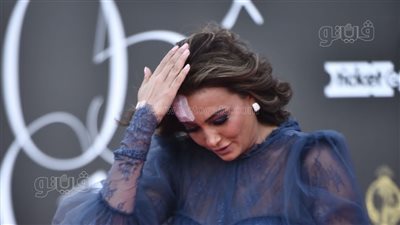 بشرى في أول ظهور لها على الريد كاربت بعد الحادث: قدر ولطف | فيديو وصور