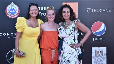 بدء توافد نجوم الفن على الريد كاربت ثامن أيام مهرجان الجونة السينمائي