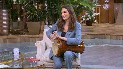 قلبت الإستوديو بالطبلة.. موهبة جديدة لـ هنادي مهنا مع منى الشاذلي | فيديو