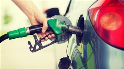 نتائجه وخيمة.. خبير بترول يحذر من خلط الإيثانول على البنزين لتموين السيارات 