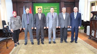 عبد العزيز قنصوة يستقبل رئيس جامعة حمدان بن محمد الذكية الإماراتية