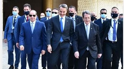 الرئاسة في أسبوع.. السيسي يؤكد للمستشارة الألمانية تقدير مصر للإسهام الكبير الذي قامت به منذ توليها قيادة الحكومة في تعزيز العلاقات الثنائية.. ومشاركة ناجحة في قمة أثينا بين مصر واليونان وقبرص