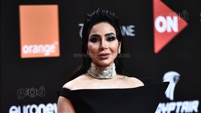 لوجين عمران تخطف الأنظار بفستان أسود في ختام مهرجان الجونة السينمائي| صور