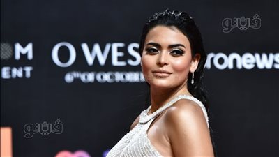 أسماء جلال تتألق على ريد كاربت في آخر ليالي مهرجان الجونة السينمائي | صور