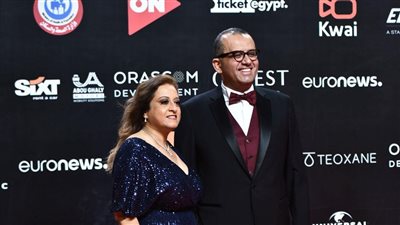 عدلي توما على ريد كاربت في حفل ختام مهرجان الجونة