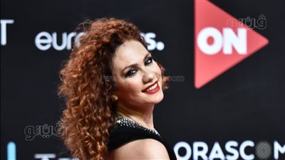 لينا شماميان تتألق بالأسود على السجادة الحمراء في ختام مهرجان الجونة| صور