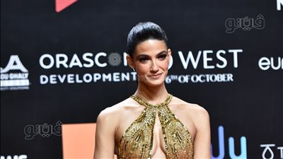 جامبسوت وضفيرة.. إطلالة مميزة لـ تارا عماد في ختام مهرجان الجونة | صور