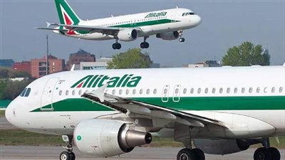 أليتاليا الإيطالية.. تاريخ من الأزمات ينتهي باحتجاجات بالملابس الداخلية | فيديو